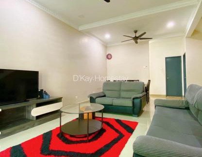 Bandar Sri Sendayan Apartment | Family-Friendly Ainsdale Homestay with 4 Bedrooms in Seremban
