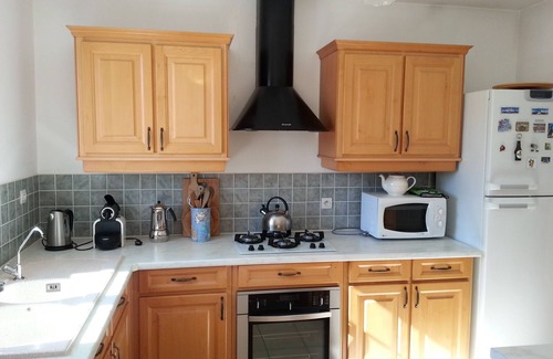 Pignans House | Spacious 4-Bedroom Home with Private Pool & Breakfast