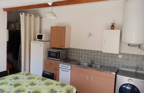 Pignans House | Spacious 4-Bedroom Home with Private Pool & Breakfast