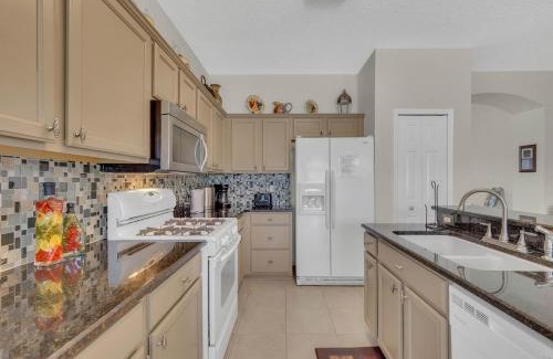 Esprit Villa | Unforgettable 4-Bedroom Home with Pool & Spa on Golf Course