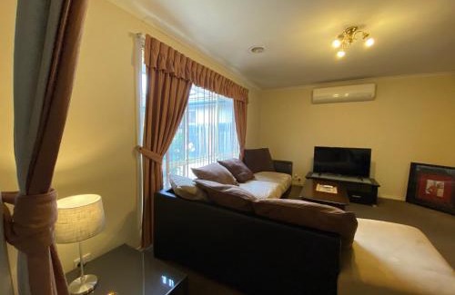 Reservoir House | Cozy 4-Bedroom House near Amenities in Reservoir