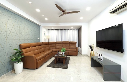 Upper Govind Nagar Apartment | 4 BHK Luxurious near Goregaon Exhibition center