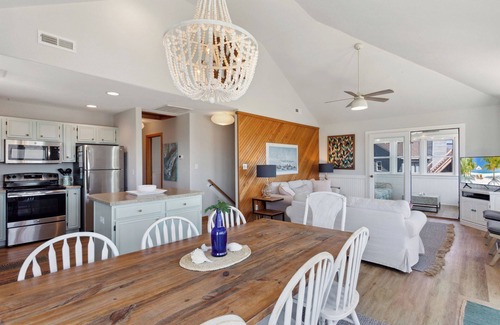 South Nags Head House | Blue Pearl Oasis: Steps from the Beach with Ocean Views