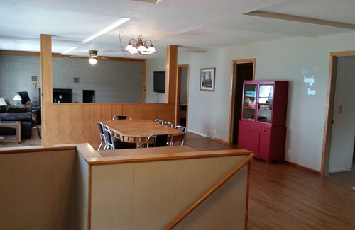 Emily House | 4 BR/2 BA Lake Home!!
