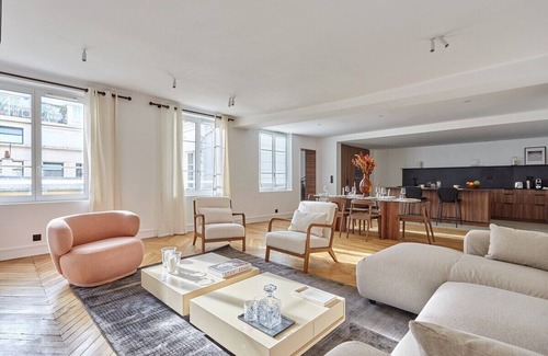 Vivienne Apartment | 4 BR/3 Bath APT with aircon in 2nd arrondissement