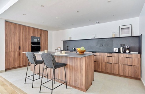 Vivienne Apartment | 4 BR/3 Bath APT with aircon in 2nd arrondissement