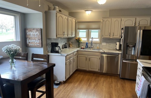 Emporia House | Ideal Family Retreat with 4 Bedrooms in Quiet Cul-de-sac