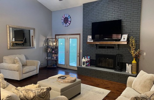 Emporia House | Ideal Family Retreat with 4 Bedrooms in Quiet Cul-de-sac
