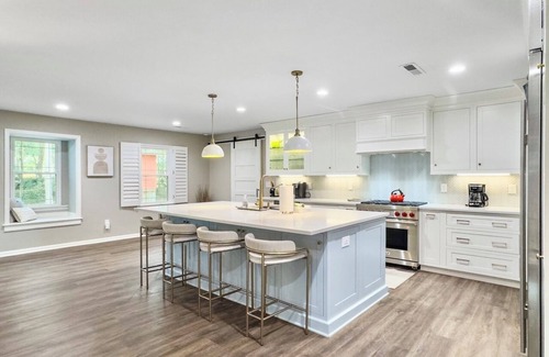 Isle of Palms House | Pet-Friendly Home with Chef's Kitchen, Steps from the Beach