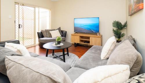 Blakeview Villa | Cozy Villa in Blakes Crossing: Pet-Friendly & Walk to Shops