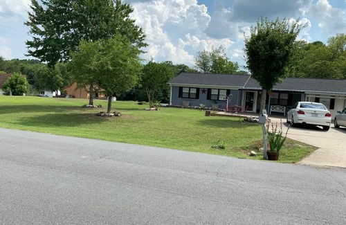 Mocksville House | Serene 4 BR Ranch with Family-Friendly Amenities