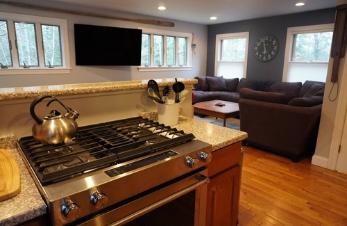 Town Hill House | Explore Acadia: 4 BR Retreat Near Bar Harbor & Lake Views