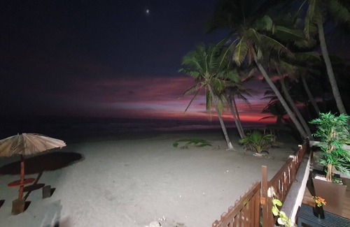 Playa Azul House | Cozy Bungalow La Perla: Oceanfront Retreat with Spa
