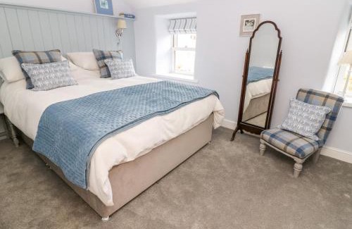 Barnoldswick House | Exceptional 5-Star Stay at Castle View, Pet & Child Friendly