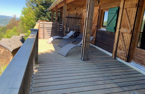 Ustou Apartment | Spacious 4-Bedroom Retreat with Terrace Near Ski Slopes