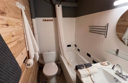 Ustou Apartment | Spacious 4-Bedroom Retreat with Terrace Near Ski Slopes