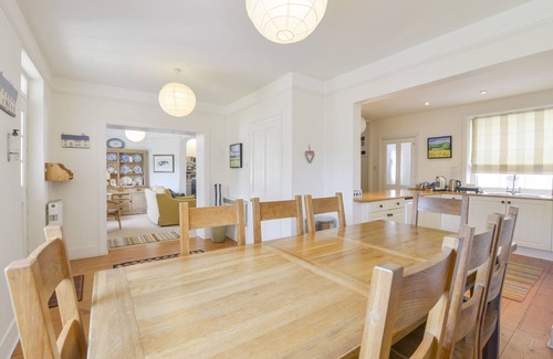 Hope-Cove Cottage | Coastguard's Cottage: Family-Friendly Retreat with Ocean Views