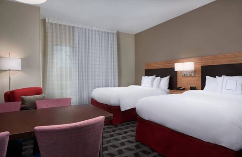 Lake Worth Hotel | 4 Comfortable Suites Near Texas Motor Speedway for Race Enthusiasts