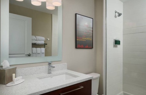 Lake Worth Hotel | 4 Comfortable Suites Near Texas Motor Speedway for Race Enthusiasts