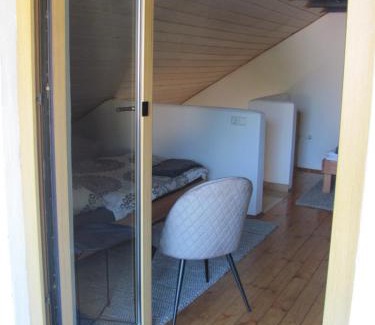 Unterallgau House | Top-Rated Dachstudiozimmer with Balcony Near Airport