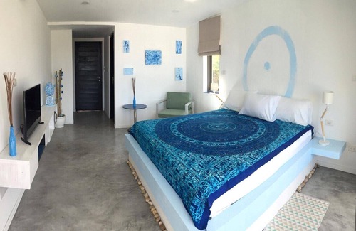 Maret Hotel | 4 double bedrooms, sea view and coconut grove, swimming pool near the beaches .....