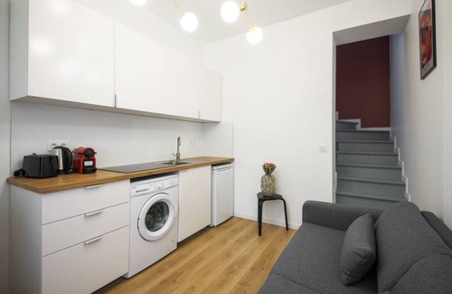 15th Arrondissement Apartment | Cozy Duplex in Paris with Breakfast and Pet-Friendly Options