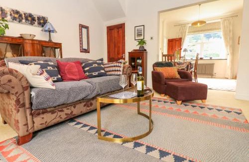 Lanchester House | 4 Ford Street: Pet-Friendly Stay with Top Guest Ratings