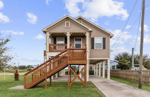Galveston House | Enjoy Free Kayaks and Beach Access at Our 4-Star Hotel
