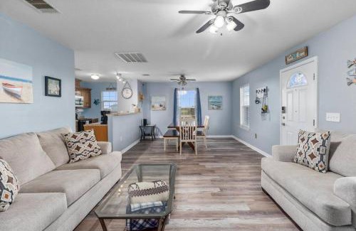 Galveston House | Enjoy Free Kayaks and Beach Access at Our 4-Star Hotel