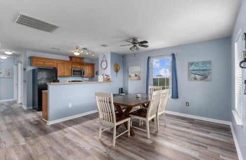 Galveston House | Enjoy Free Kayaks and Beach Access at Our 4-Star Hotel
