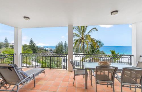 Sunshine Beach Apartment | 4 Hilltop Villas with Ocean Views in the Village Heart