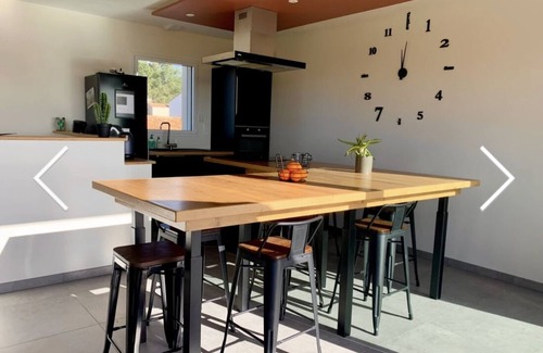 Bourgenay House | Inviting House with Breathtaking Sea Views and Breakfast