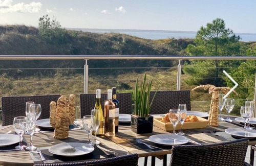 Bourgenay House | Inviting House with Breathtaking Sea Views and Breakfast