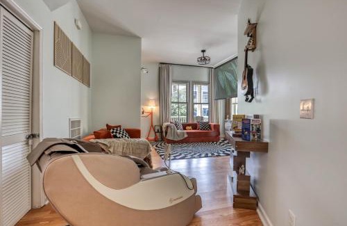 Metropolitan Apartment | 4 King Beds - Sleeps 14 - Projectors - Starland - Massage Chair - Games