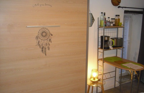 Gordes Apartment | Idyllic Gite for 2 Near Gordes with Pool & Pet Friendly