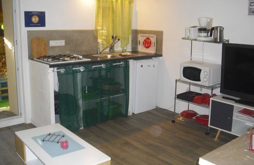 Gordes House | Relaxing Gite for 4 near Gordes with Pool & Spa Access