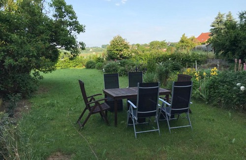 Nusbaum Apartment | Inviting 4 Kreuzstraße Laaschhof: Family-Friendly Stay