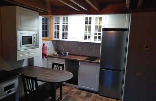 Benasque Apartment | Cozy 4 LIRONES: Explore Our Lake View Dorms & Pool