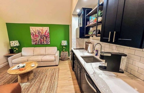 Wildwood Apartment | 4 Luxury Cabins with Stunning Mountain Views