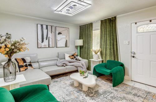 West Arlington House | Family-Friendly Arlington Retreat with Gym and Yard