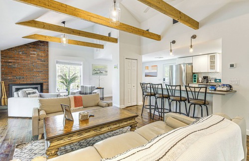 Mashpee Neck Cottage | 4 Mi to Beach: Cape Cod Retreat in Mashpee!
