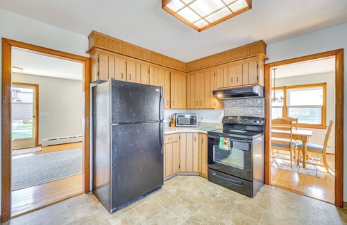 Waterford House | 4 Mi to Beach: Furnished Deck at Waterford Home!