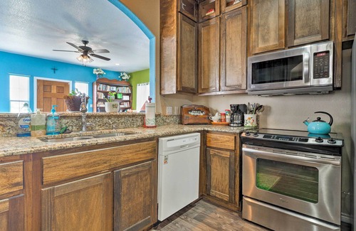 Travis County House | Tranquil Home with Spa & Kitchen Near Circuit of the Americas