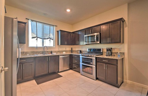 Merced House | Family-Friendly Getaway Just 4 Miles from City Center!