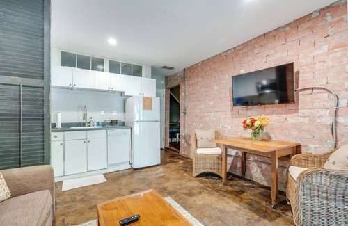 Zilker Apartment | ~ 4 Mi to Downtown: Historic Austin Apartment