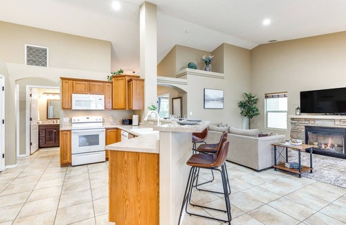 Grand Junction House | 4 Mi to Dtwn Grand Junction: Hot Tub Haven!