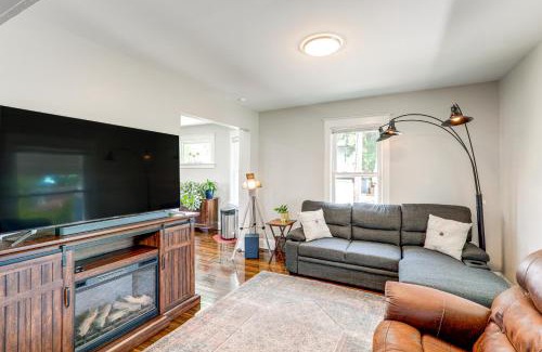 Omaha House | 4 Mi to Dtwn Omaha Spacious Home with Fenced Yard!