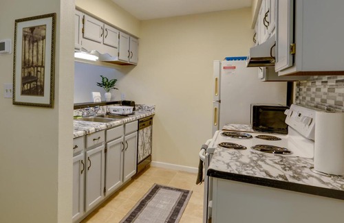 Tallahassee House | Cozy Townhome with Patio, Steps from FSU Campus!
