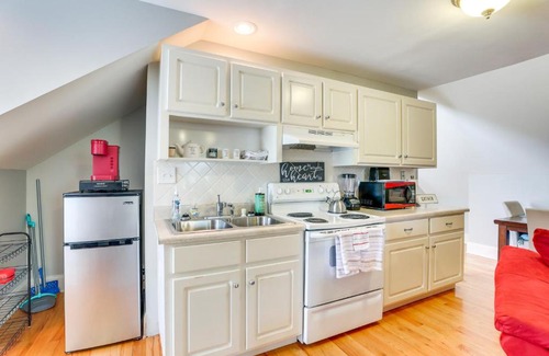Summerville Apartment | Cozy Summerville Studio Just 4 Miles from Downtown!
