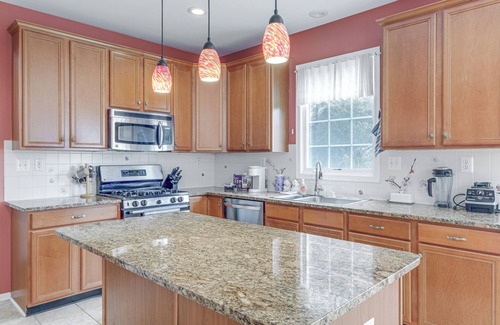 Herndon House | 4 Mi to Dulles Airport: Spacious D.C. Area Home